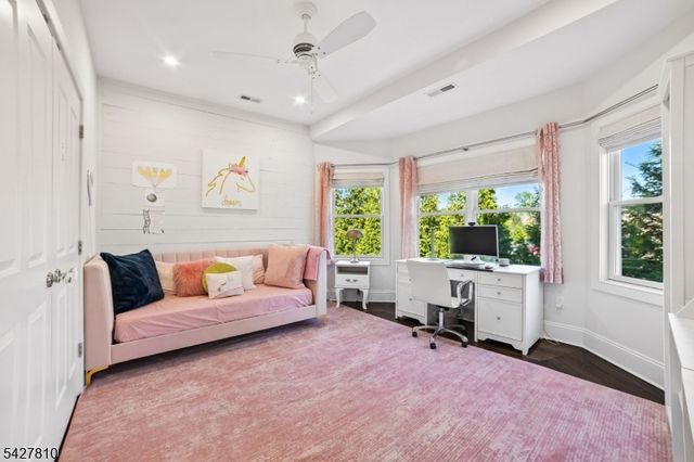 77 Kent Place Blvd, Summit City, NJ 07901