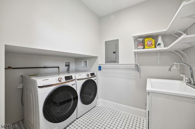 77 Kent Place Blvd, Summit City, NJ 07901