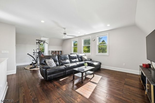 77 Kent Place Blvd, Summit City, NJ 07901