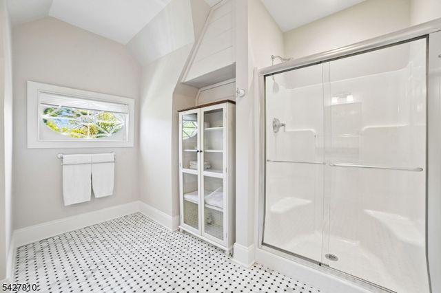 77 Kent Place Blvd, Summit City, NJ 07901