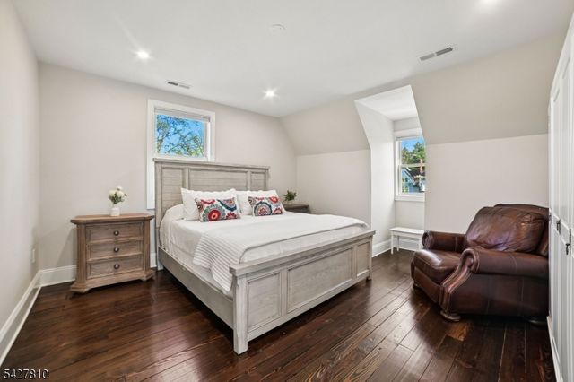 77 Kent Place Blvd, Summit City, NJ 07901