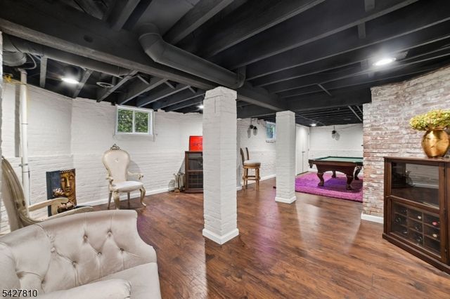 77 Kent Place Blvd, Summit City, NJ 07901