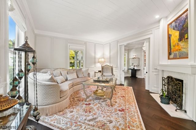 77 Kent Place Blvd, Summit City, NJ 07901