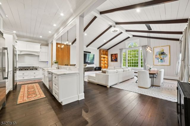 77 Kent Place Blvd, Summit City, NJ 07901