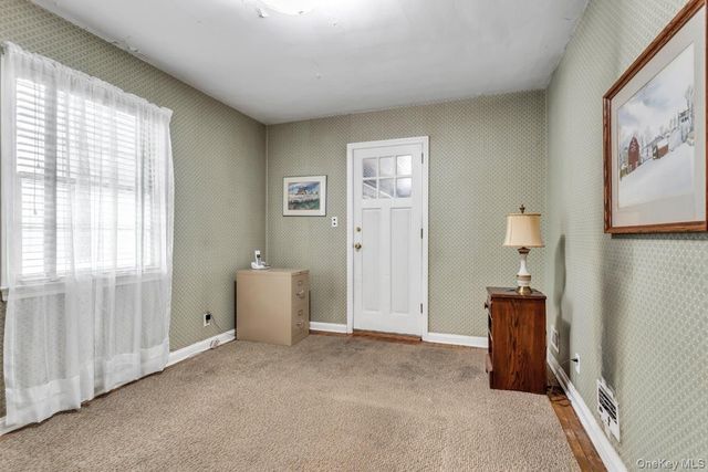 409 Titus Way, East Williston, NY 11596