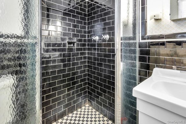 409 Titus Way, East Williston, NY 11596