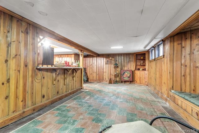 409 Titus Way, East Williston, NY 11596