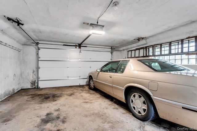 409 Titus Way, East Williston, NY 11596