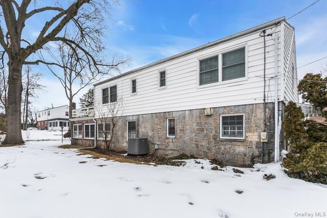 409 Titus Way, East Williston, NY 11596