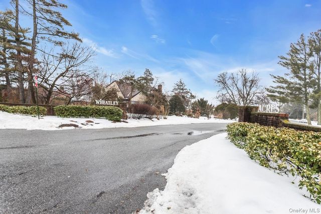 409 Titus Way, East Williston, NY 11596