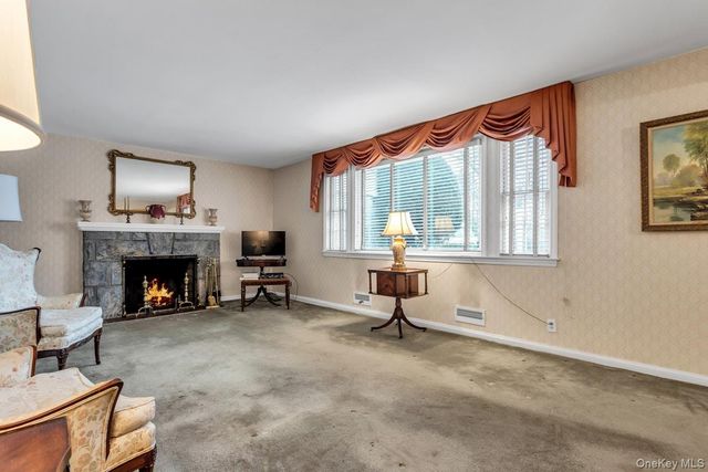 409 Titus Way, East Williston, NY 11596