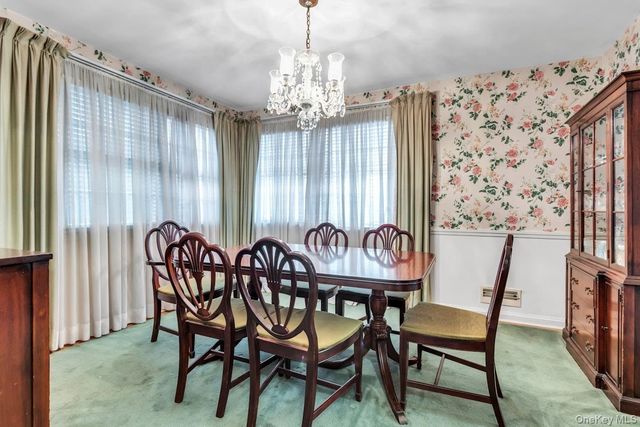 409 Titus Way, East Williston, NY 11596