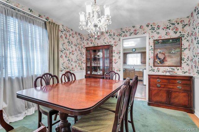 409 Titus Way, East Williston, NY 11596