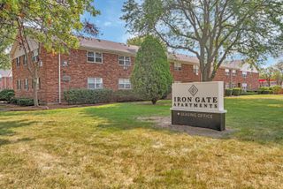 15 Briar Street 05, Glen Ellyn, IL 60137