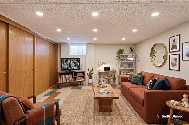 2400 Orchard Lane, Lawrence, KS 66049