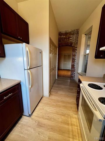 2307 S 10th Street, St Louis, MO 63104