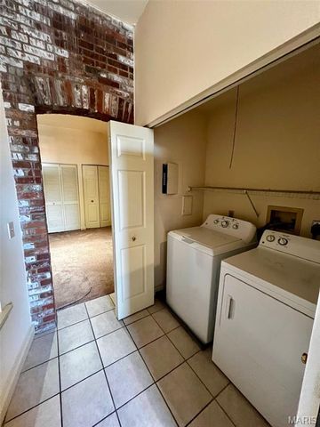 2307 S 10th Street, St Louis, MO 63104