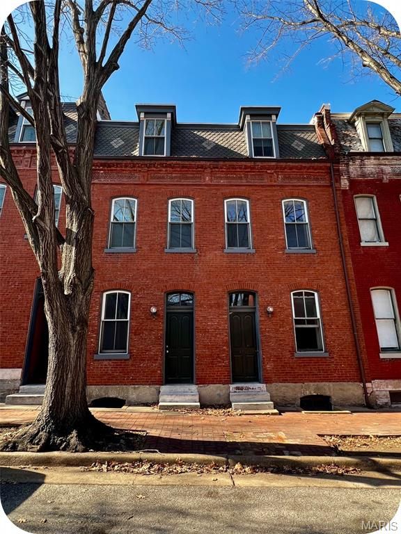 2307 S 10th Street, St Louis, MO 63104