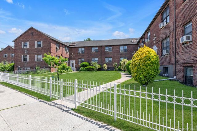 20106 Rocky Hill Road 6G2, Bayside, NY 11361