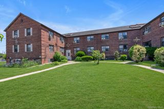 20106 Rocky Hill Road 6G2, Bayside, NY 11361