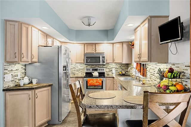 310 Willow Creek Lane, Irondequoit, NY 14622