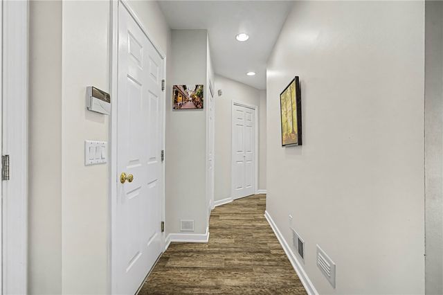 310 Willow Creek Lane, Irondequoit, NY 14622