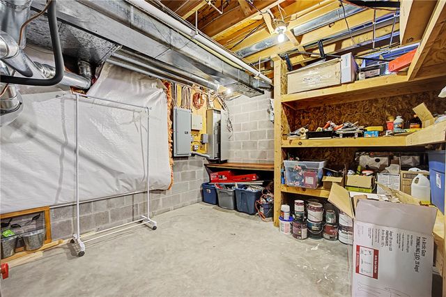 310 Willow Creek Lane, Irondequoit, NY 14622