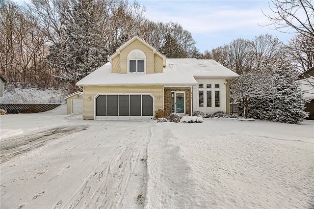 310 Willow Creek Lane, Irondequoit, NY 14622