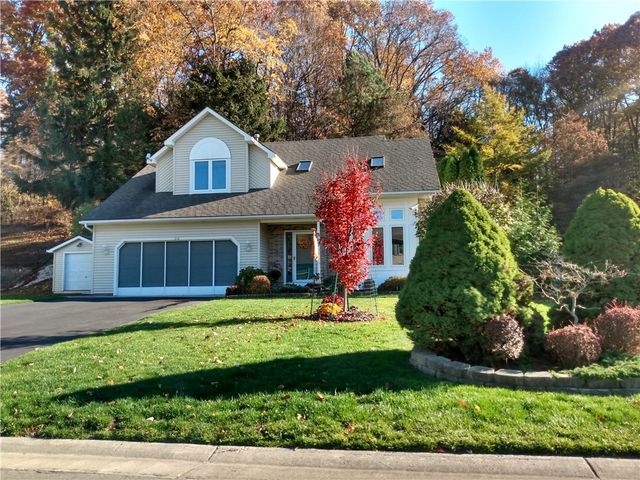 310 Willow Creek Lane, Irondequoit, NY 14622