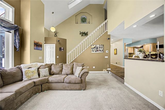 310 Willow Creek Lane, Irondequoit, NY 14622