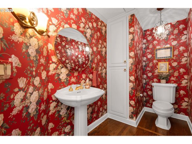 5676 SOUTHWOOD Dr, Lake Oswego, OR 97035