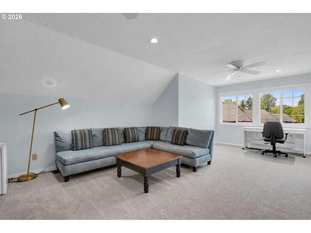 5676 SOUTHWOOD Dr, Lake Oswego, OR 97035