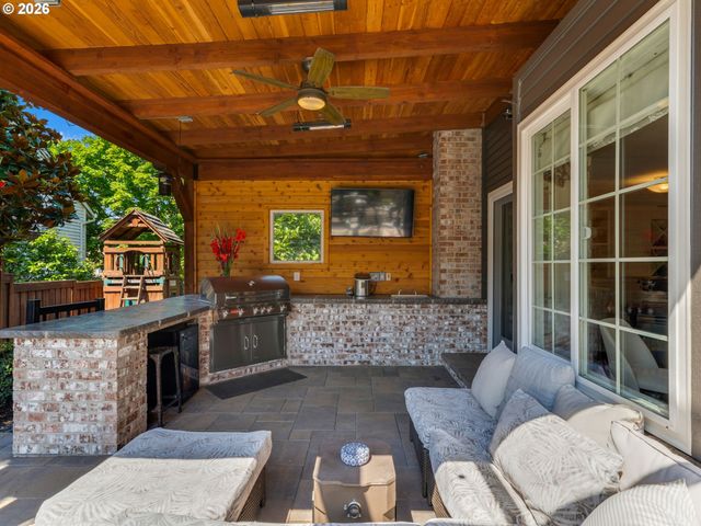 5676 SOUTHWOOD Dr, Lake Oswego, OR 97035