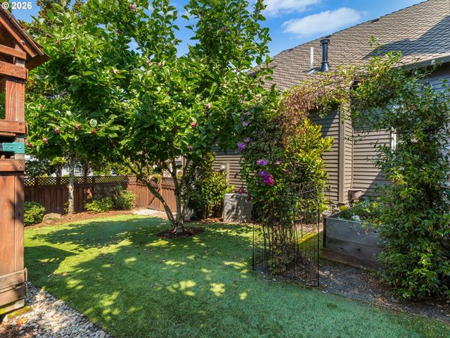 5676 SOUTHWOOD Dr, Lake Oswego, OR 97035