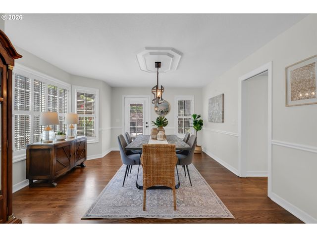 5676 SOUTHWOOD Dr, Lake Oswego, OR 97035