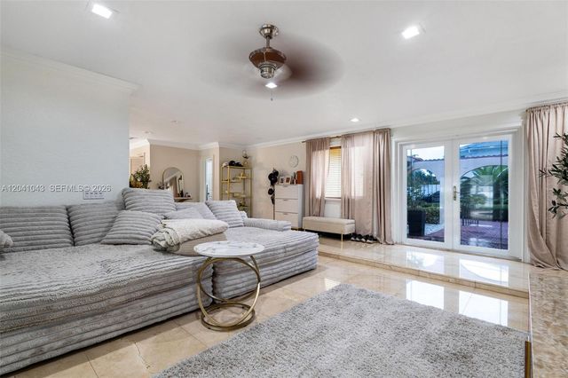 3220 NE 164th St, North Miami Beach, FL 33160