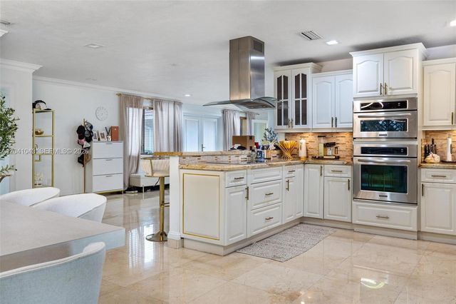 3220 NE 164th St, North Miami Beach, FL 33160