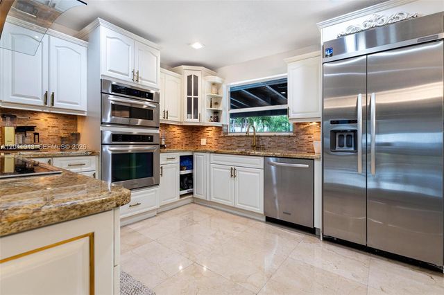 3220 NE 164th St, North Miami Beach, FL 33160