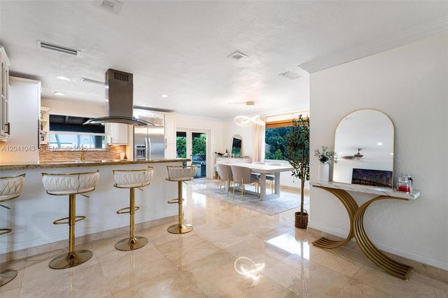 3220 NE 164th St, North Miami Beach, FL 33160