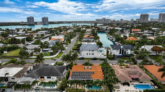 3220 NE 164th St, North Miami Beach, FL 33160