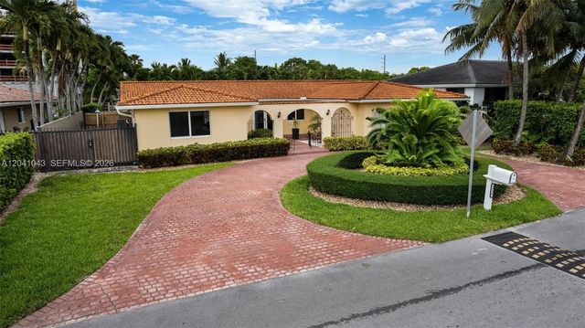 3220 NE 164th St, North Miami Beach, FL 33160