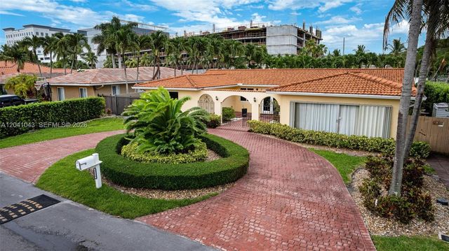 3220 NE 164th St, North Miami Beach, FL 33160