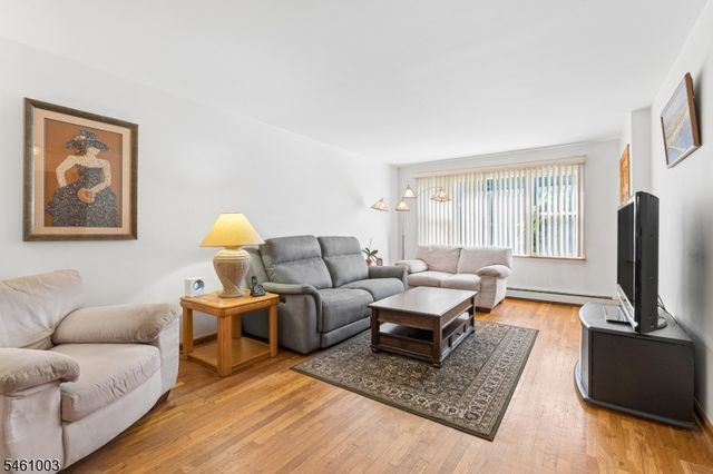202 E 11Th St, Clifton City, NJ 07011