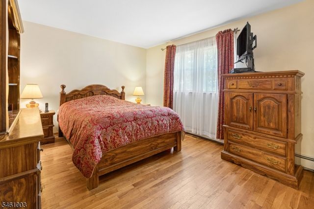 202 E 11Th St, Clifton City, NJ 07011