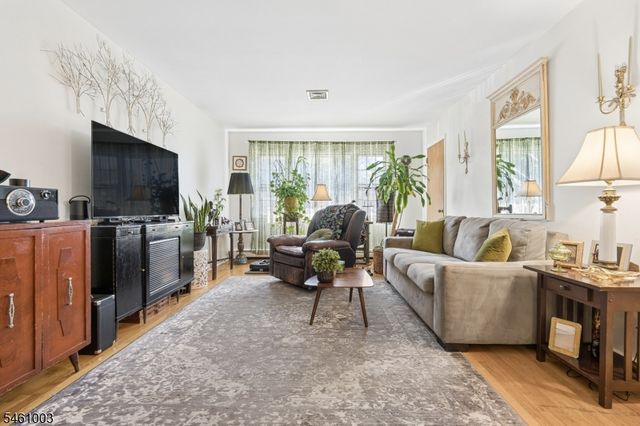 202 E 11Th St, Clifton City, NJ 07011