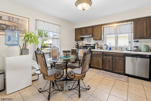 202 E 11Th St, Clifton City, NJ 07011