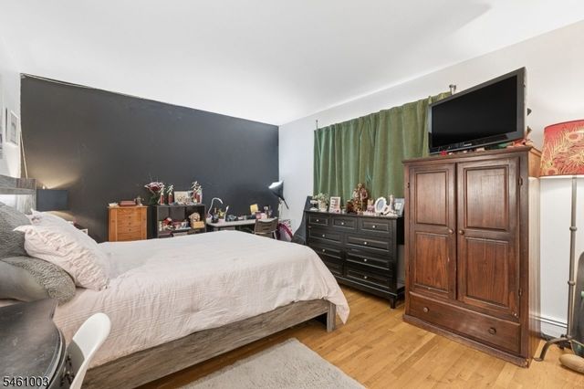202 E 11Th St, Clifton City, NJ 07011