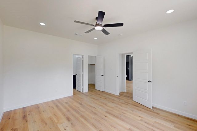 911 E Calhoun Street, Rice, TX 75155