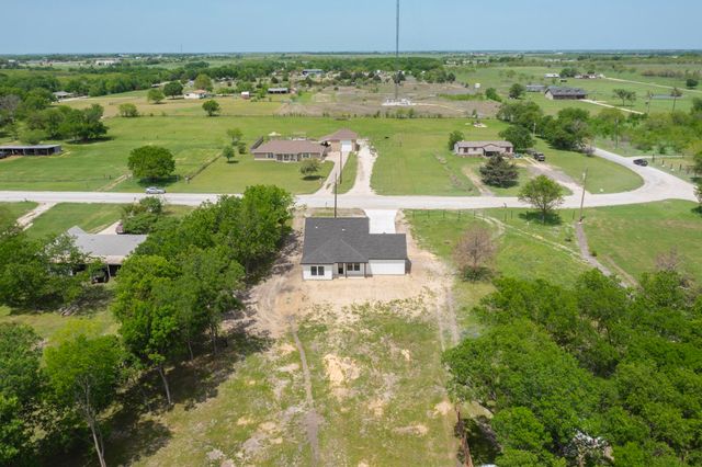 911 E Calhoun Street, Rice, TX 75155
