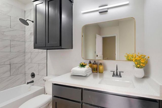 911 E Calhoun Street, Rice, TX 75155